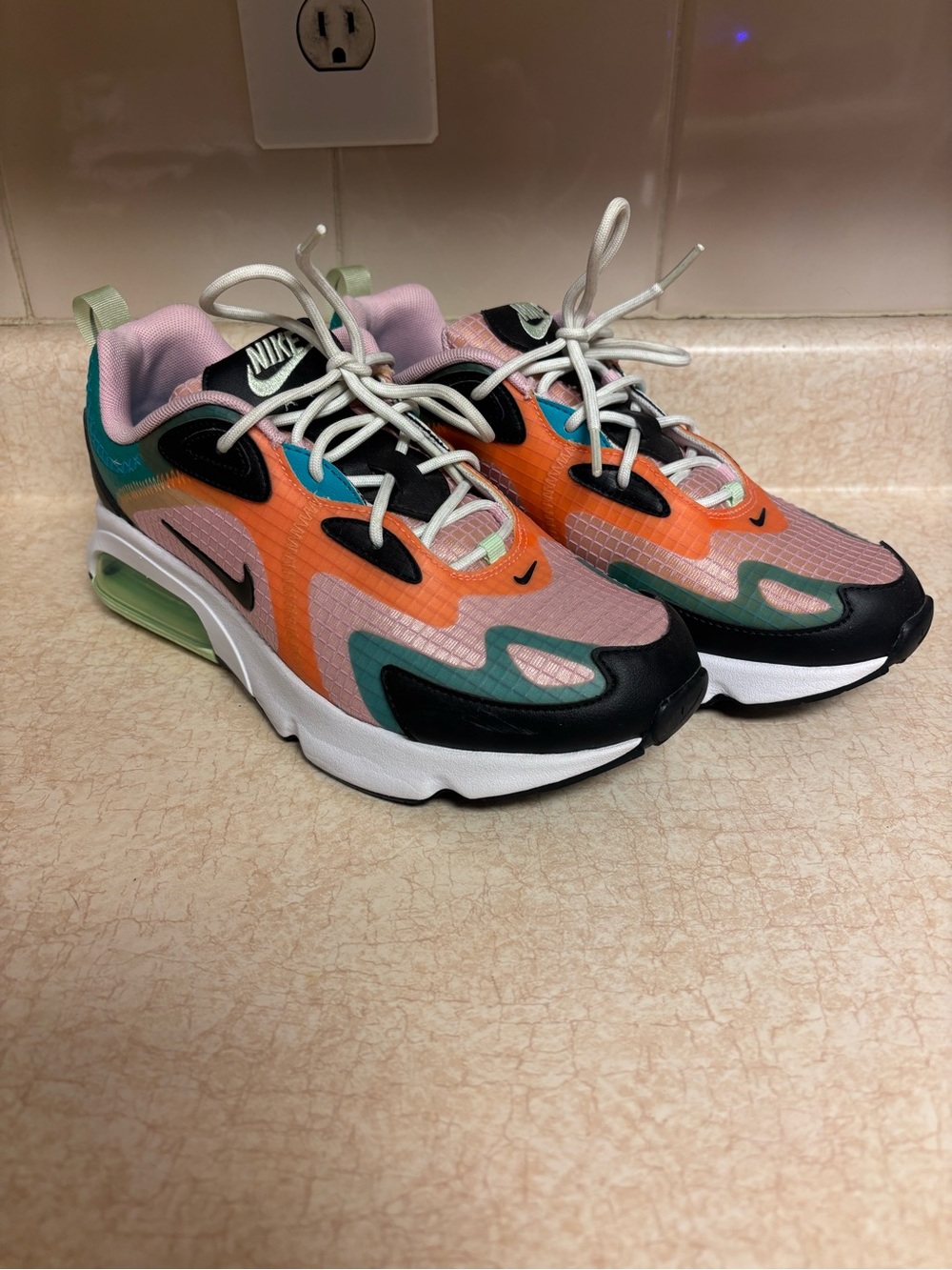 Nike Air Max 200 Light Arctic Pink Orange Pulse Size Women’s 8.5 - Picture 2 of 13